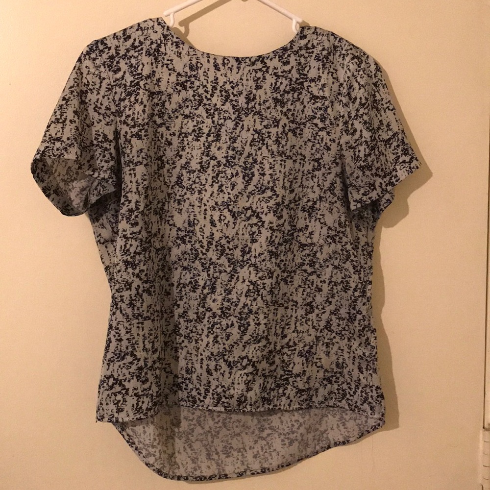 Abstract pattern top